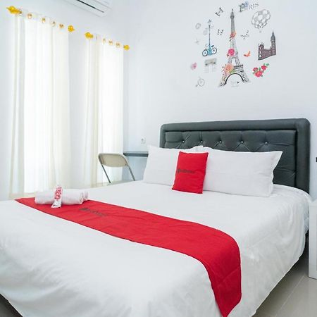 Hotel Reddoorz Syariah At Winong Nganjuk Extérieur photo