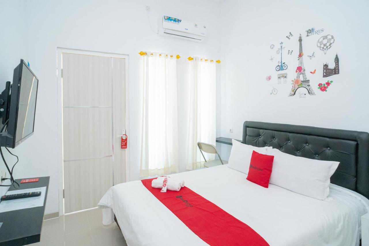 Hotel Reddoorz Syariah At Winong Nganjuk Extérieur photo
