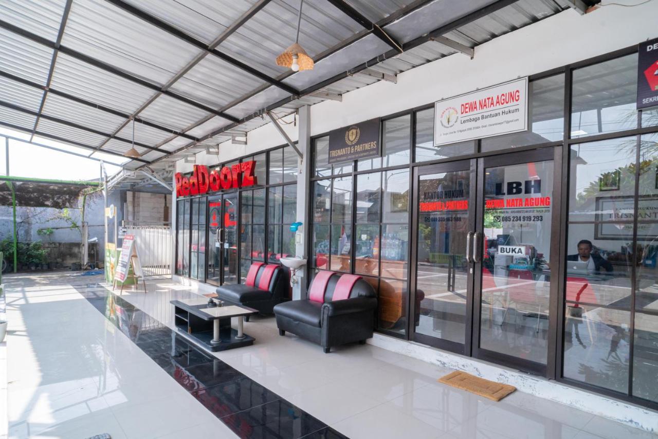 Hotel Reddoorz Syariah At Winong Nganjuk Extérieur photo
