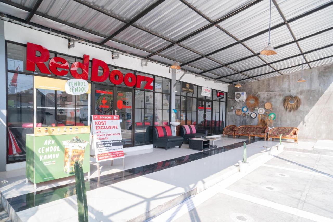 Hotel Reddoorz Syariah At Winong Nganjuk Extérieur photo