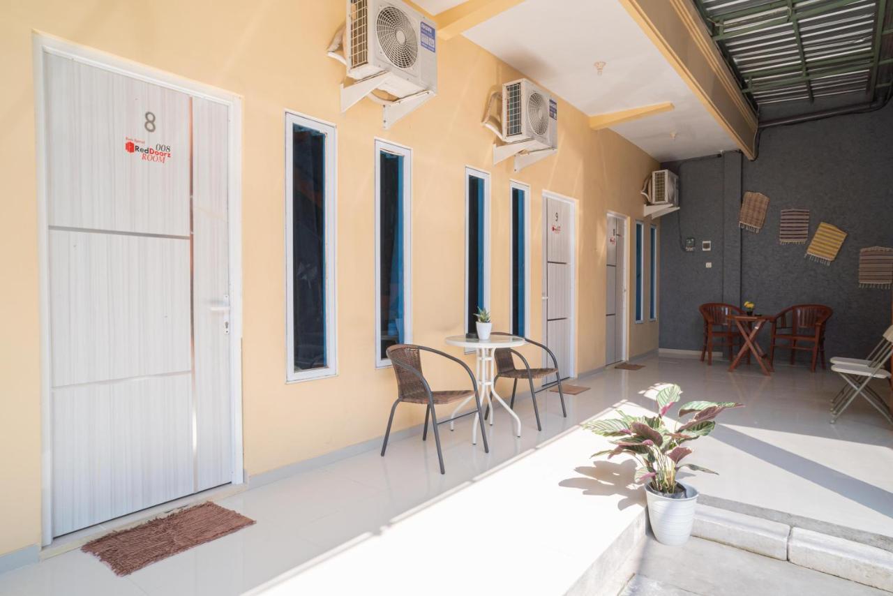 Hotel Reddoorz Syariah At Winong Nganjuk Extérieur photo