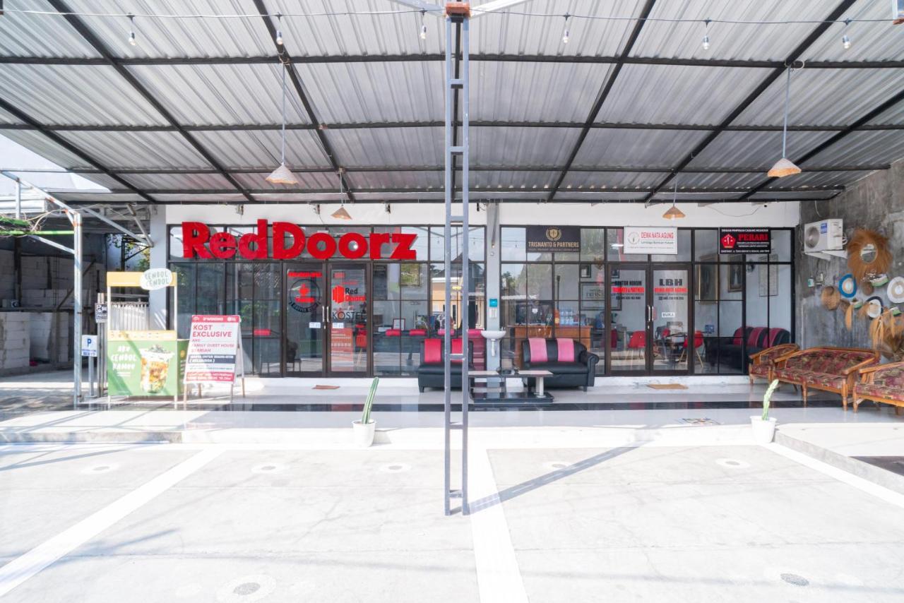 Hotel Reddoorz Syariah At Winong Nganjuk Extérieur photo