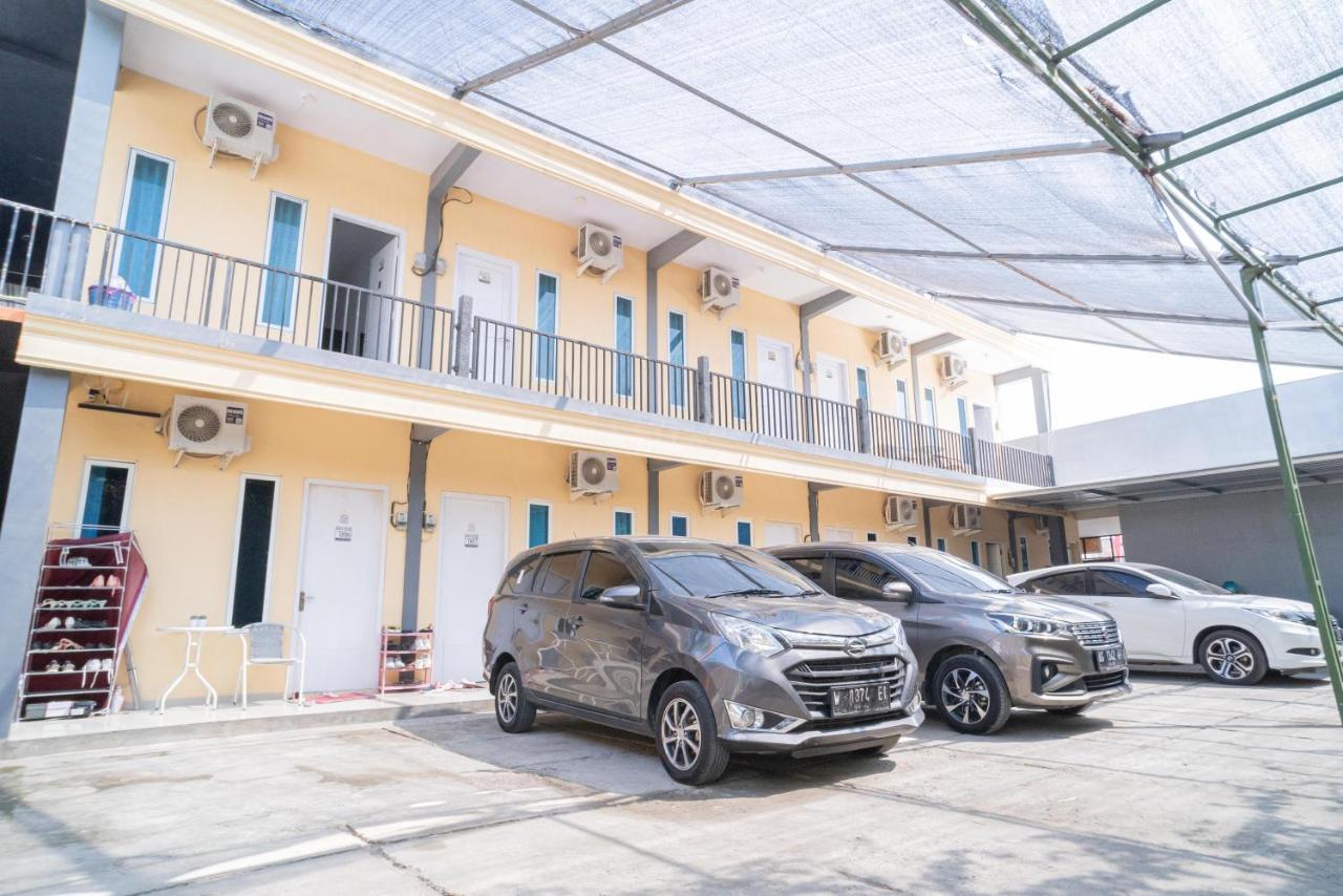 Hotel Reddoorz Syariah At Winong Nganjuk Extérieur photo