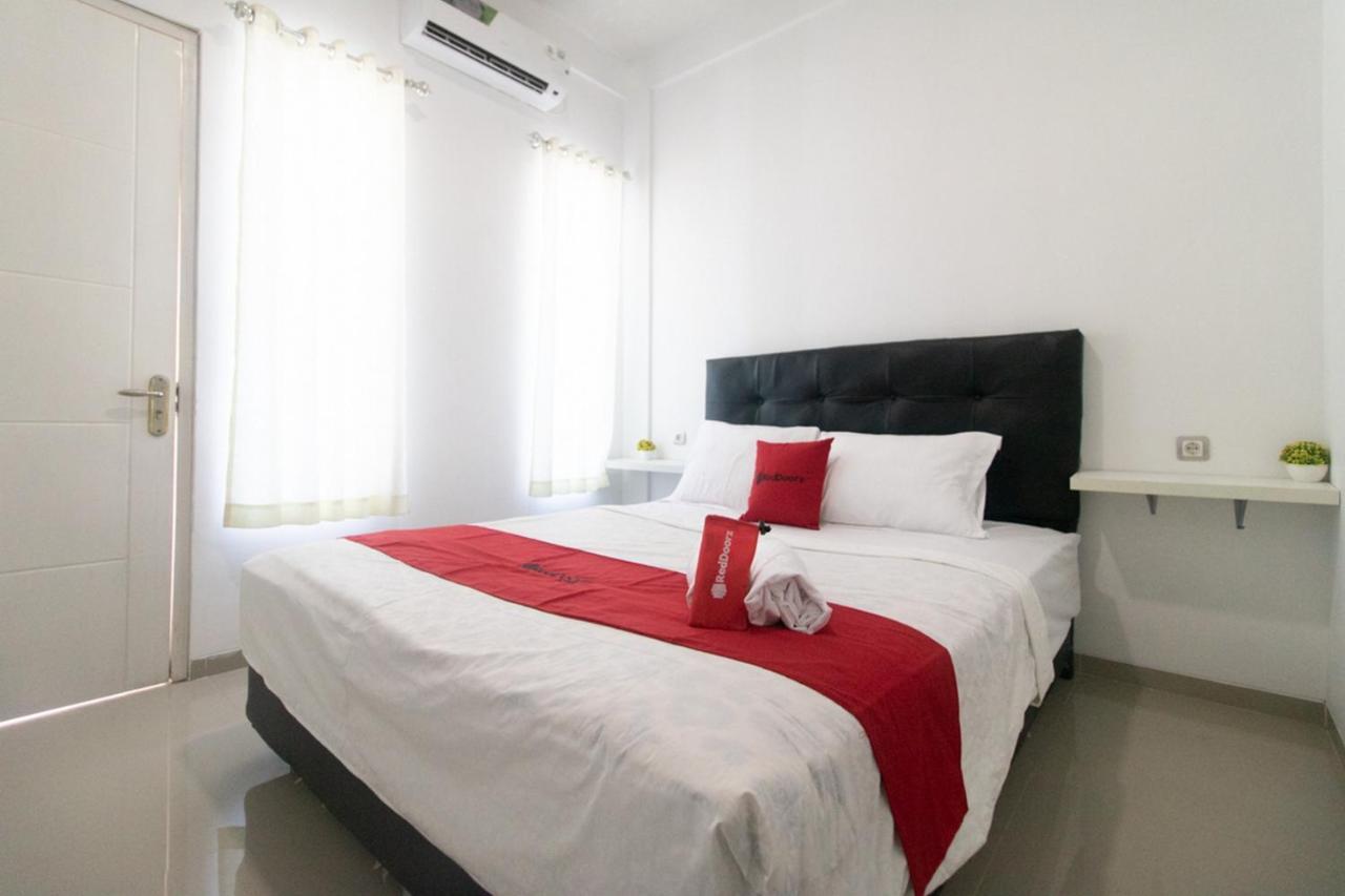 Hotel Reddoorz Syariah At Winong Nganjuk Extérieur photo