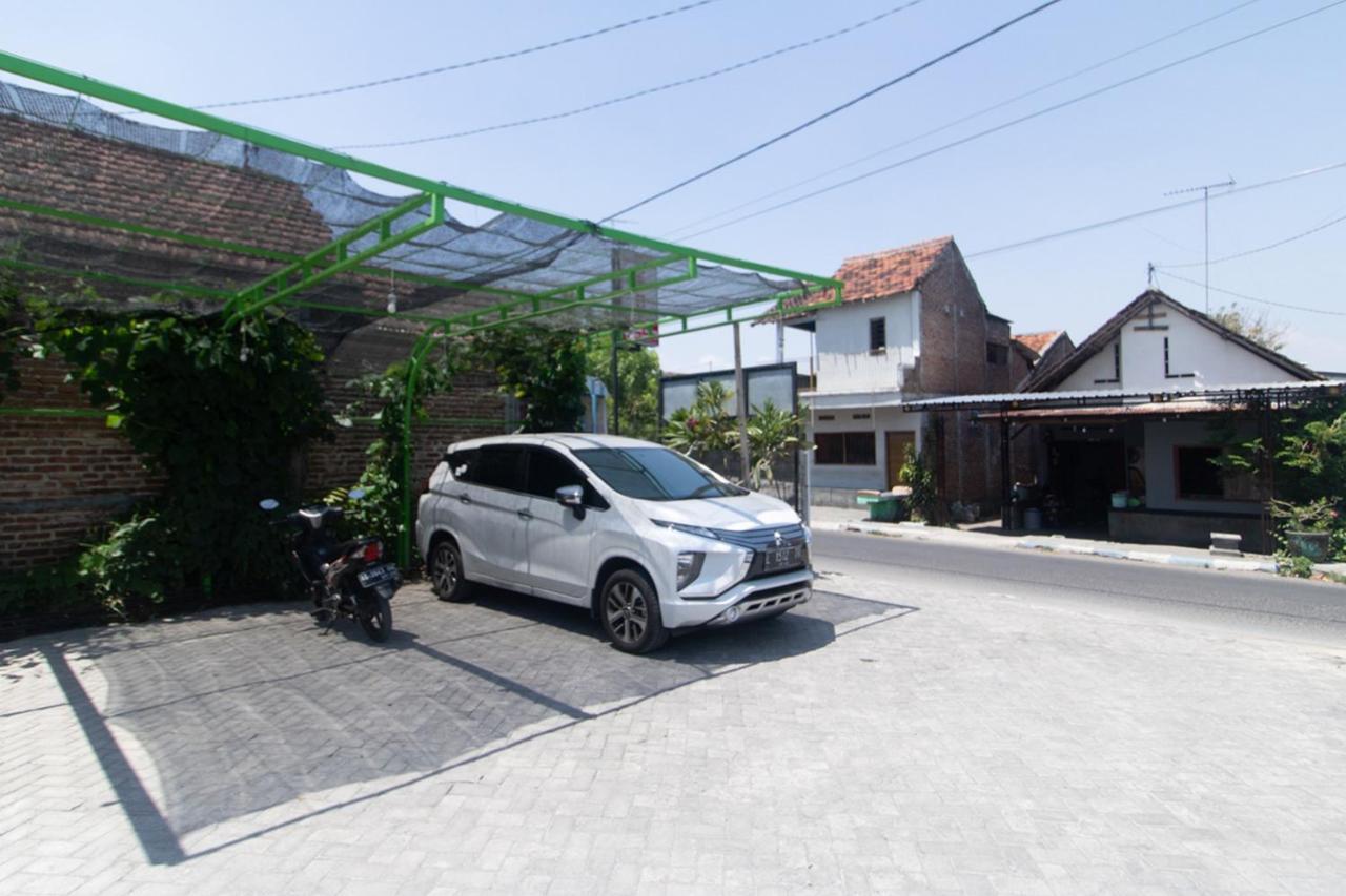 Hotel Reddoorz Syariah At Winong Nganjuk Extérieur photo