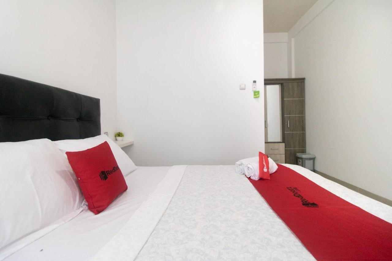 Hotel Reddoorz Syariah At Winong Nganjuk Extérieur photo