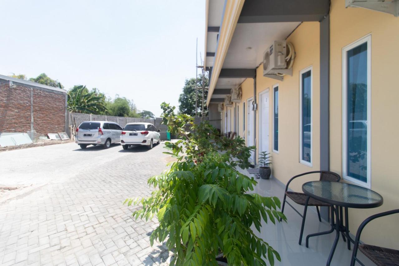 Hotel Reddoorz Syariah At Winong Nganjuk Extérieur photo